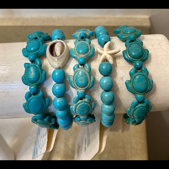 Sea Turtle Stretch Stacking Bracelet - Picture 3 of 4